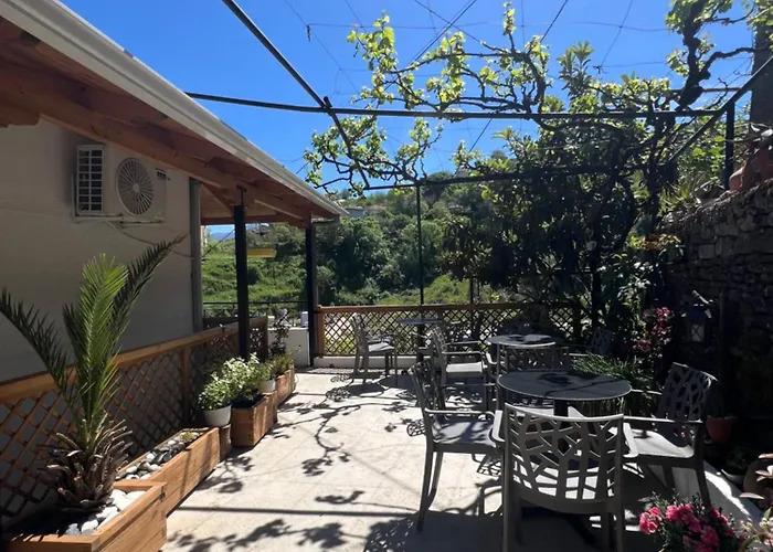 Dalipi\'S Guest House